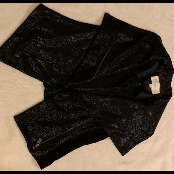 Vince Camuto Vest - Picture 2 of 2